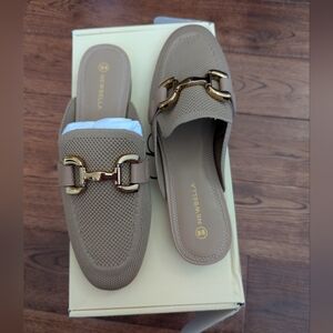 NIB Cosy Island Newbella Slides Mules Tan Gold Buckle Size 6